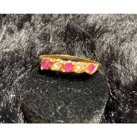 Goldtone Ring with pink and clear stones - Picture 1 of 4